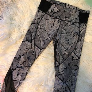 Lululemon Athletica • Size 10 • Dottie Tribe Print